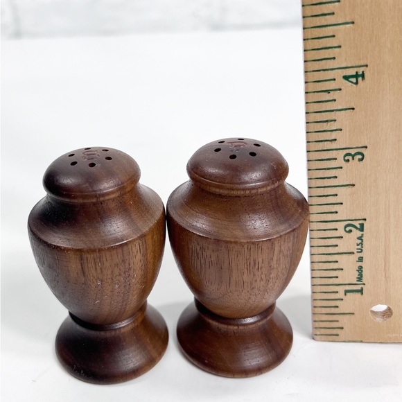 VINTAGE Mid- Century Modern Wooden Salt & Pepper Shakers - Picture 3 of 7